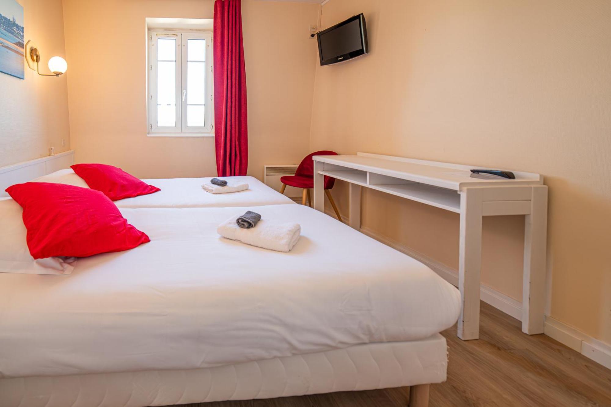 Hotel De La Mairie Saint-Pol-de-Léon Екстериор снимка